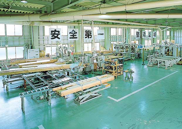 プレカット工場